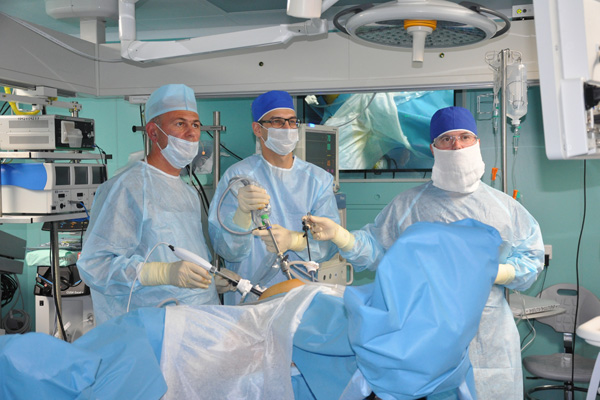 Мастер-класс ведет онкохирург, д.м.н., профессор Юрий Геворкян